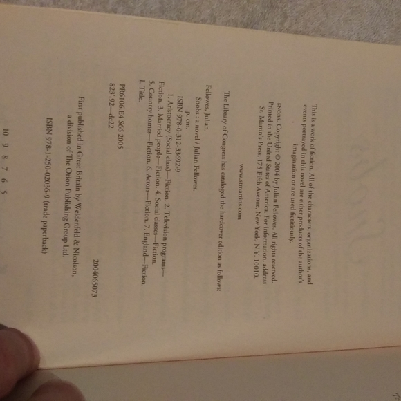 Snobs A Novel Of Modern Manners 2004 First Edition Paperback by Julian Fellows - Picture 3 of 5